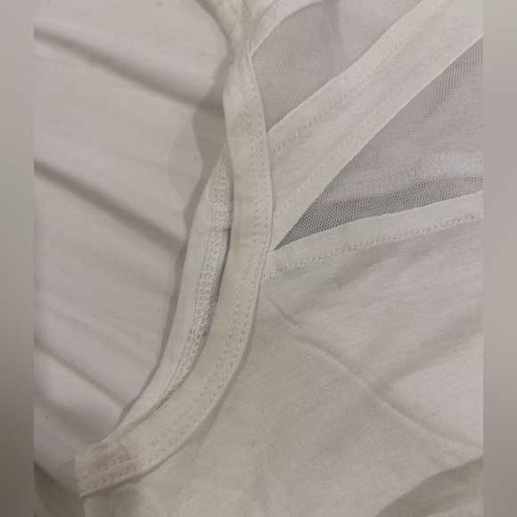 BCBG MaxAzria sleeveless white top size M - Picture 10 of 10